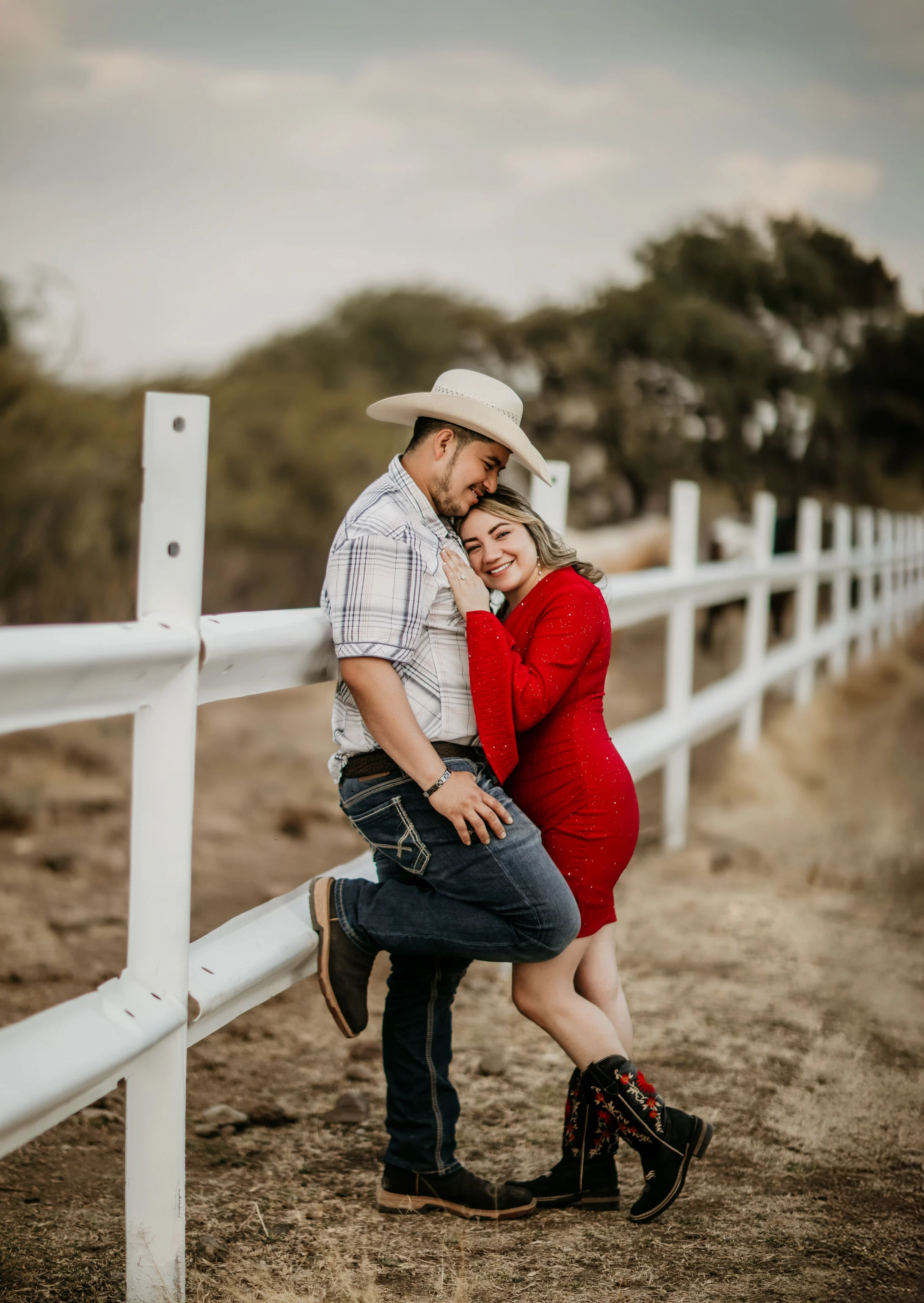 Foto 3 de Ceci y Junny caminando con su perro